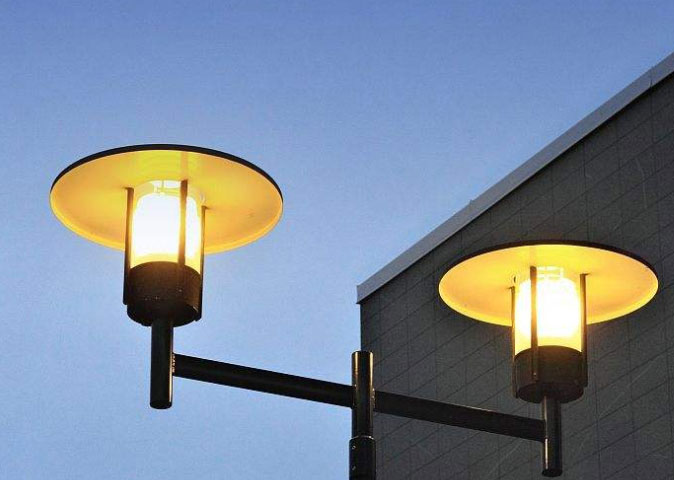 太阳能路灯公园、小区、学校中太阳能庭院灯的照明设计